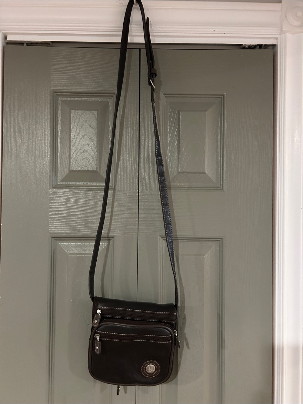 Mouflon Compact Brown Leather Crossbody Bag